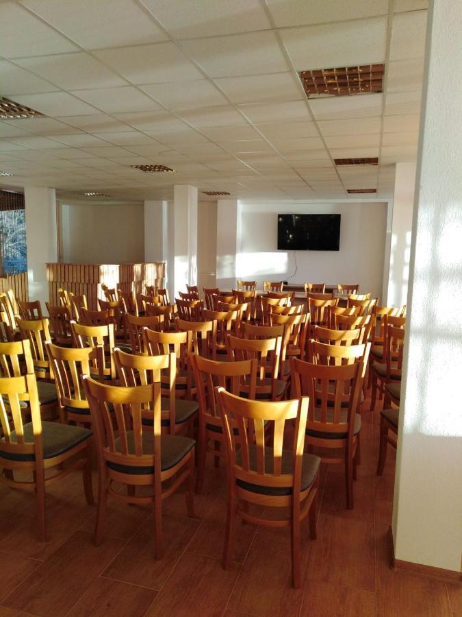 Хотел Златна Котва Kazanluk Bagian luar foto