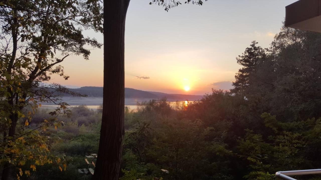 Хотел Златна Котва Kazanluk Bagian luar foto