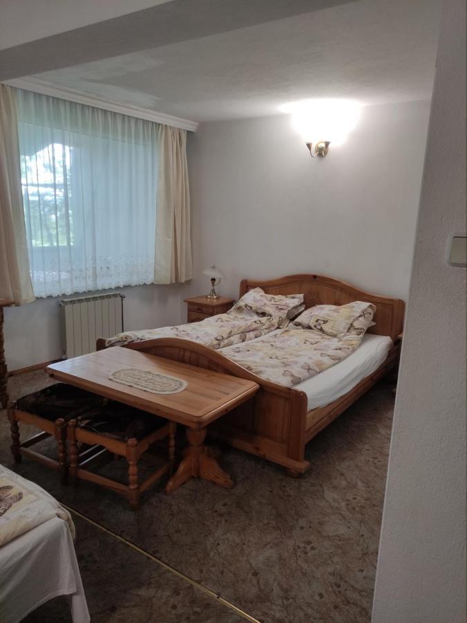 Хотел Златна Котва Kazanluk Bagian luar foto